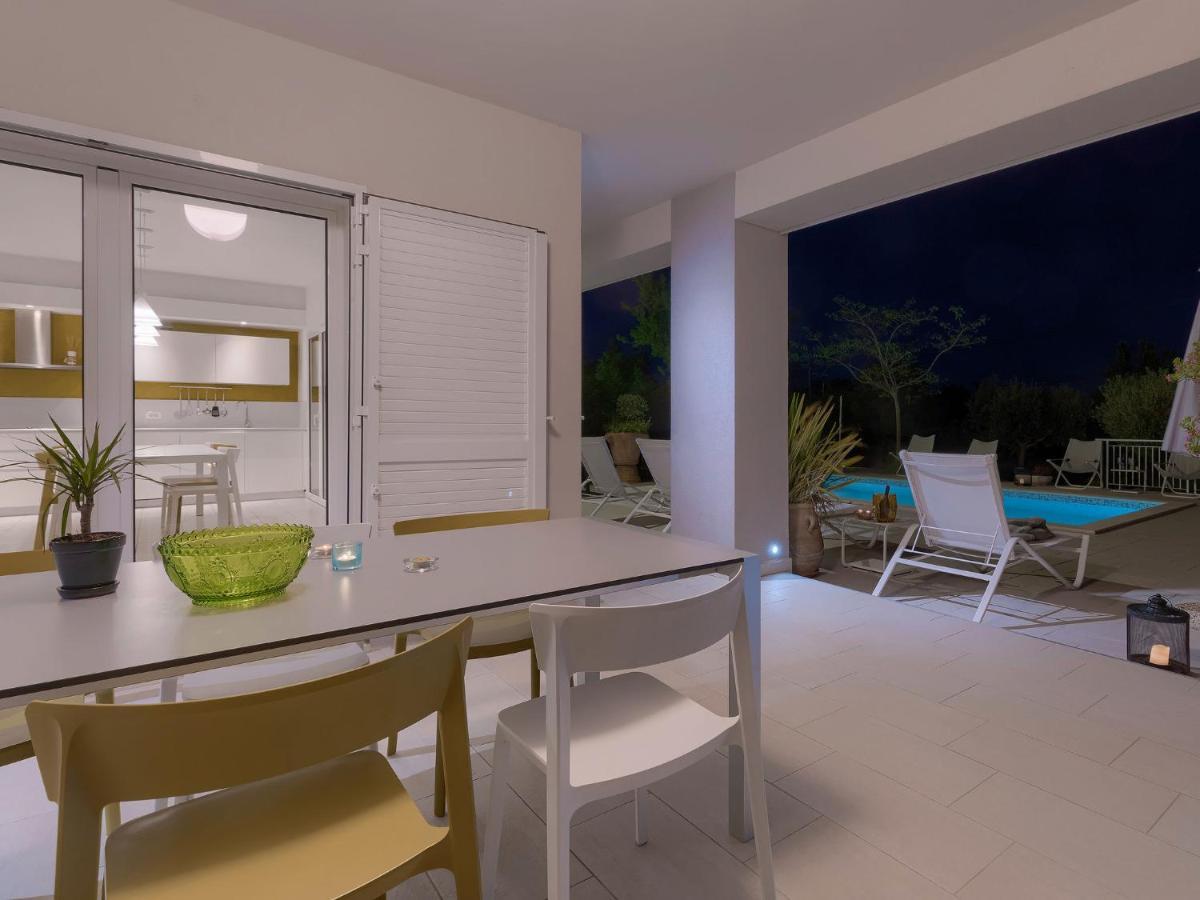 Villa Debora Diminići Exteriör bild