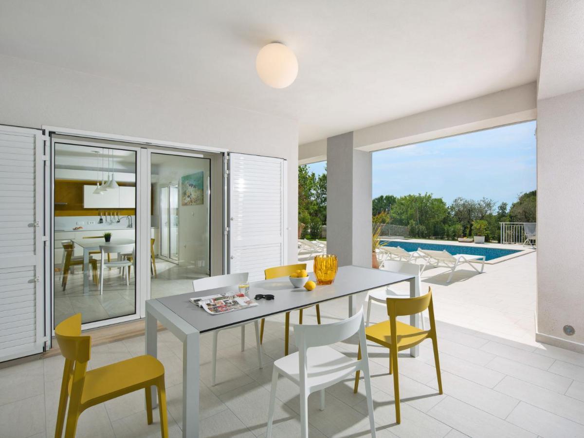 Villa Debora Diminići Exteriör bild