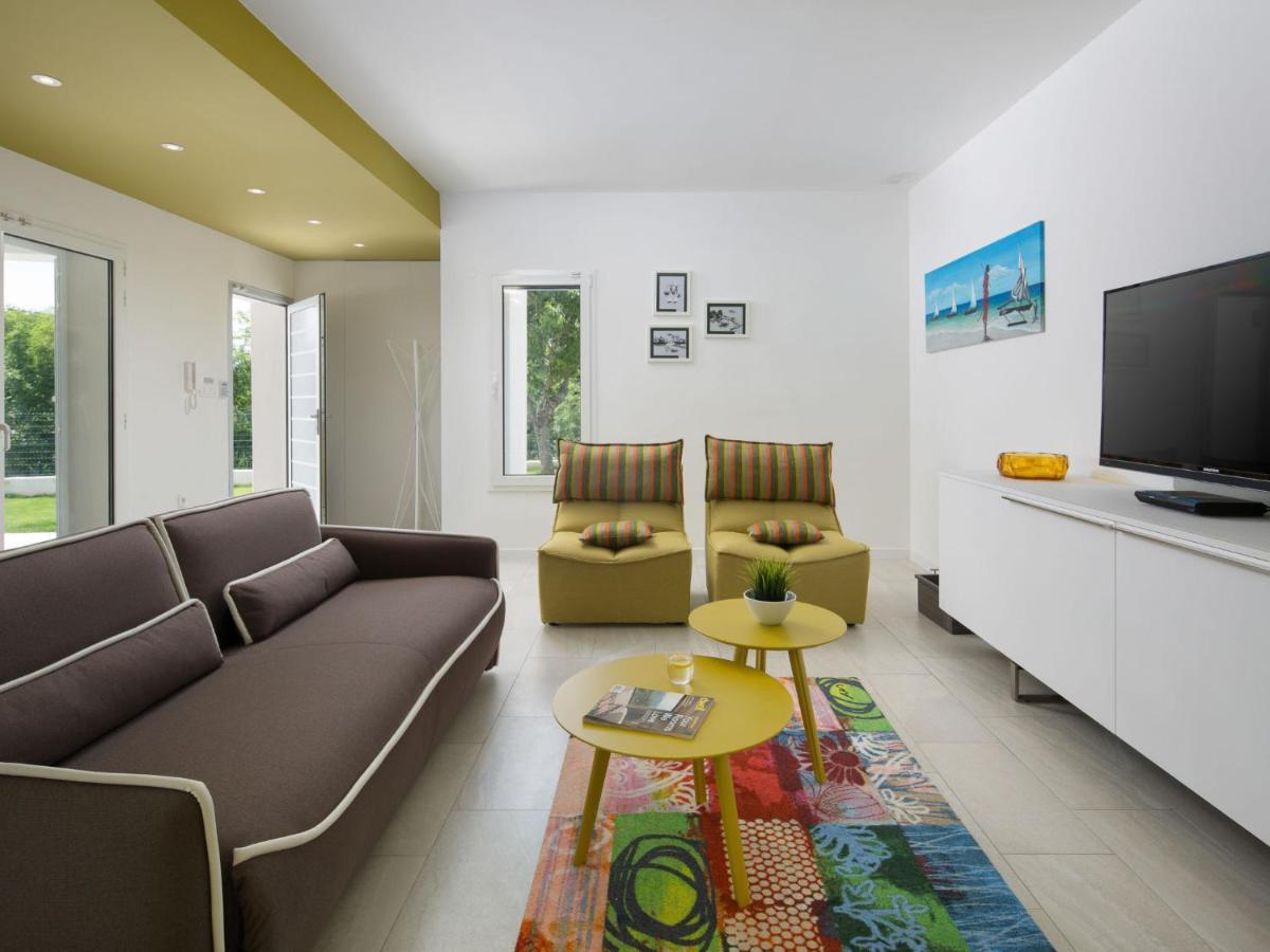 Villa Debora Diminići Exteriör bild
